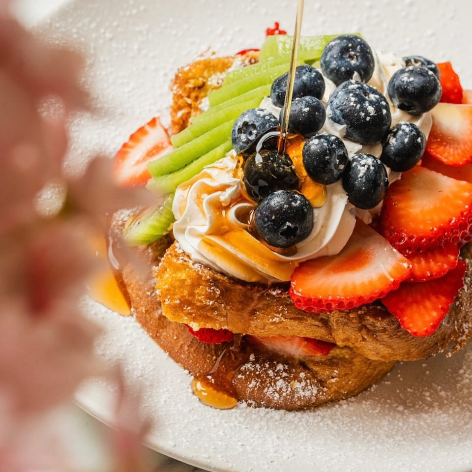 Savor Our Lunch Delights